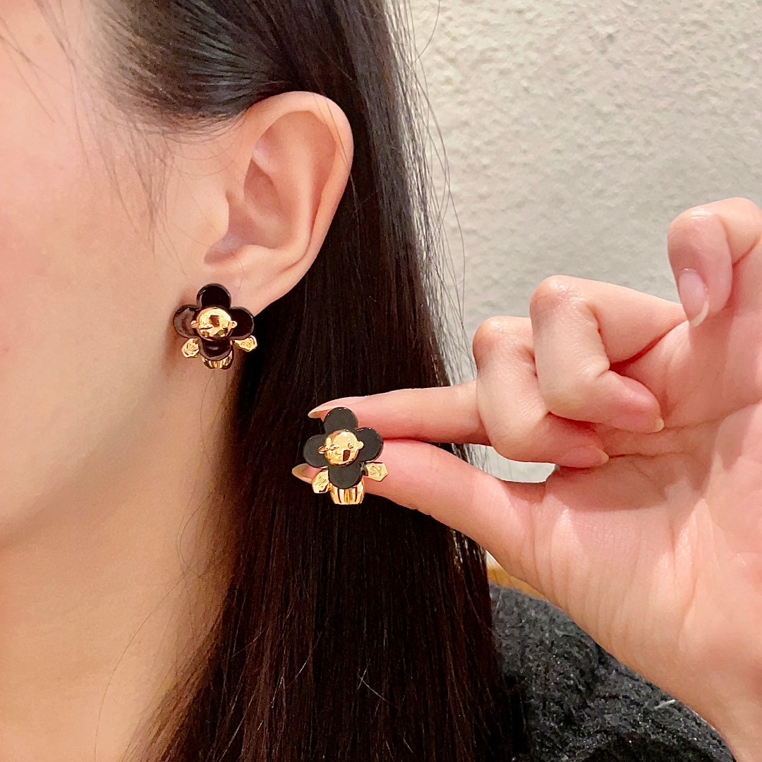 LV earring