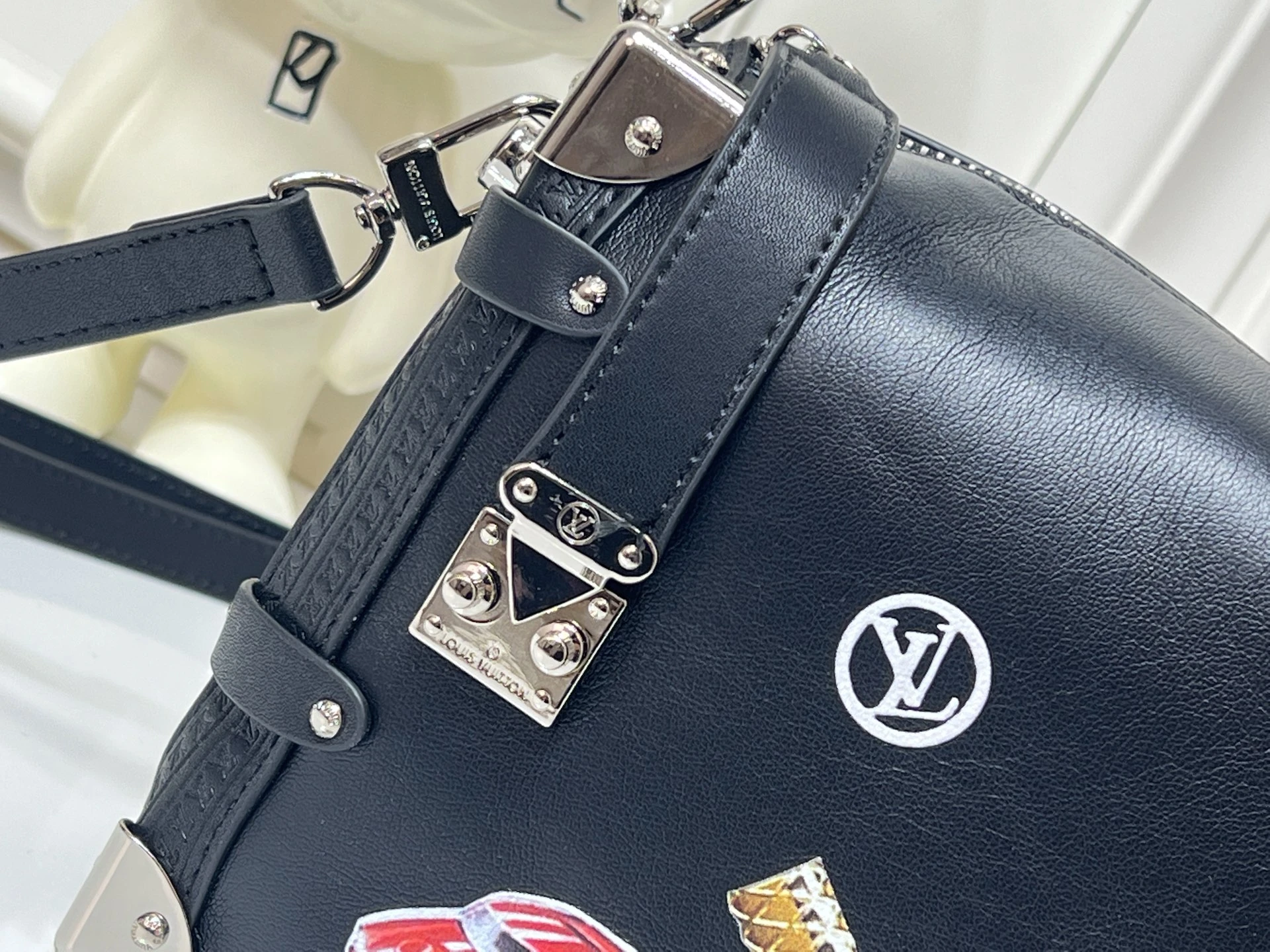 LV SIDE TRUNK
