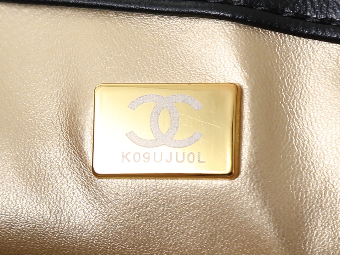 Chanel 25B Classic Flap