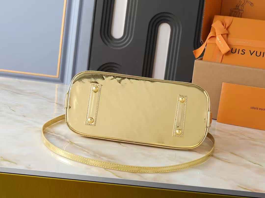 Louis Vuitton ALMA 32