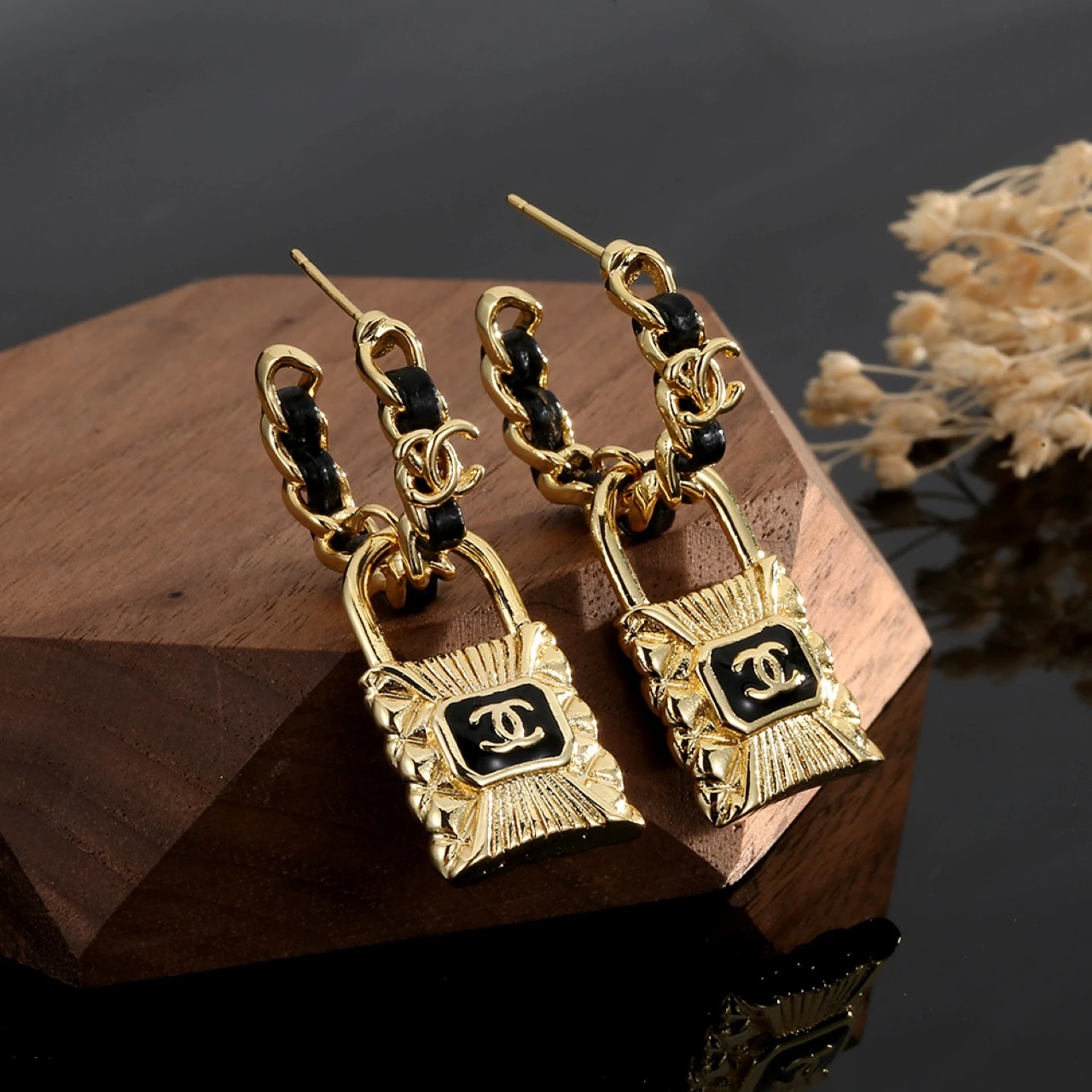 Chanel Earring