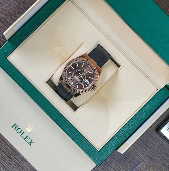 Rolex Sky-Dweller Oyster 42 mm Everose gold 326235-0005 New