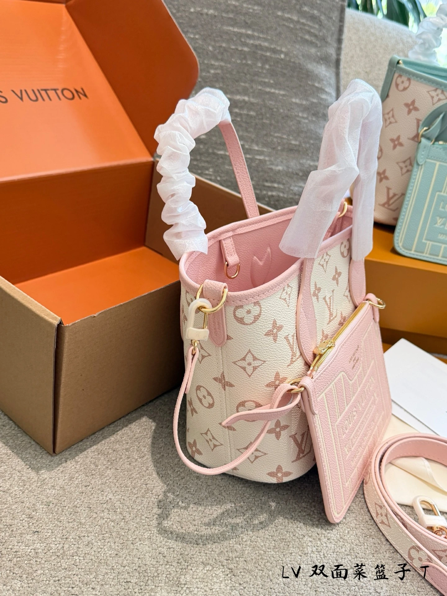 Louis Vuitton Neverfull BB
