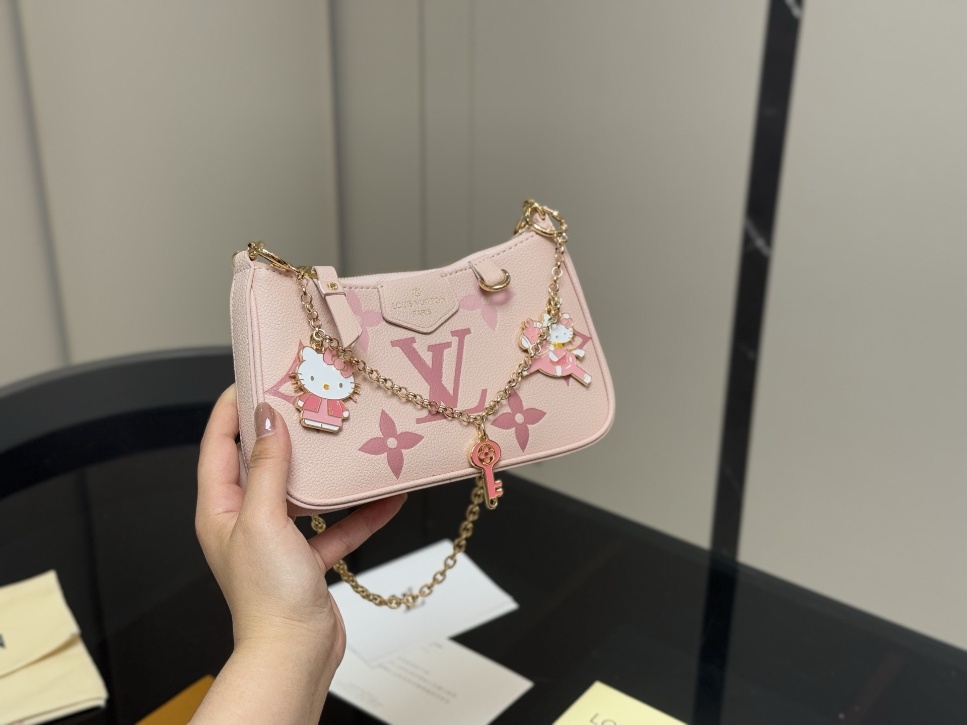 LV Easy Pouch