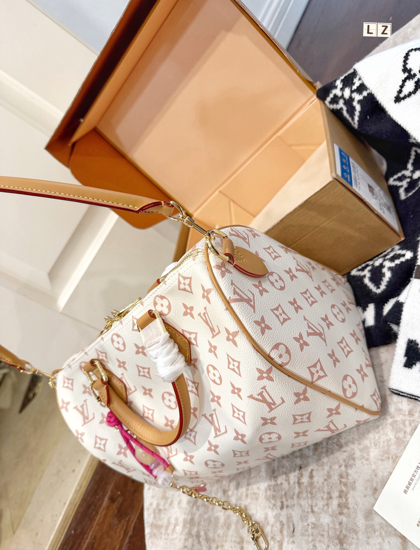 LV Keepall Bandouliere 30