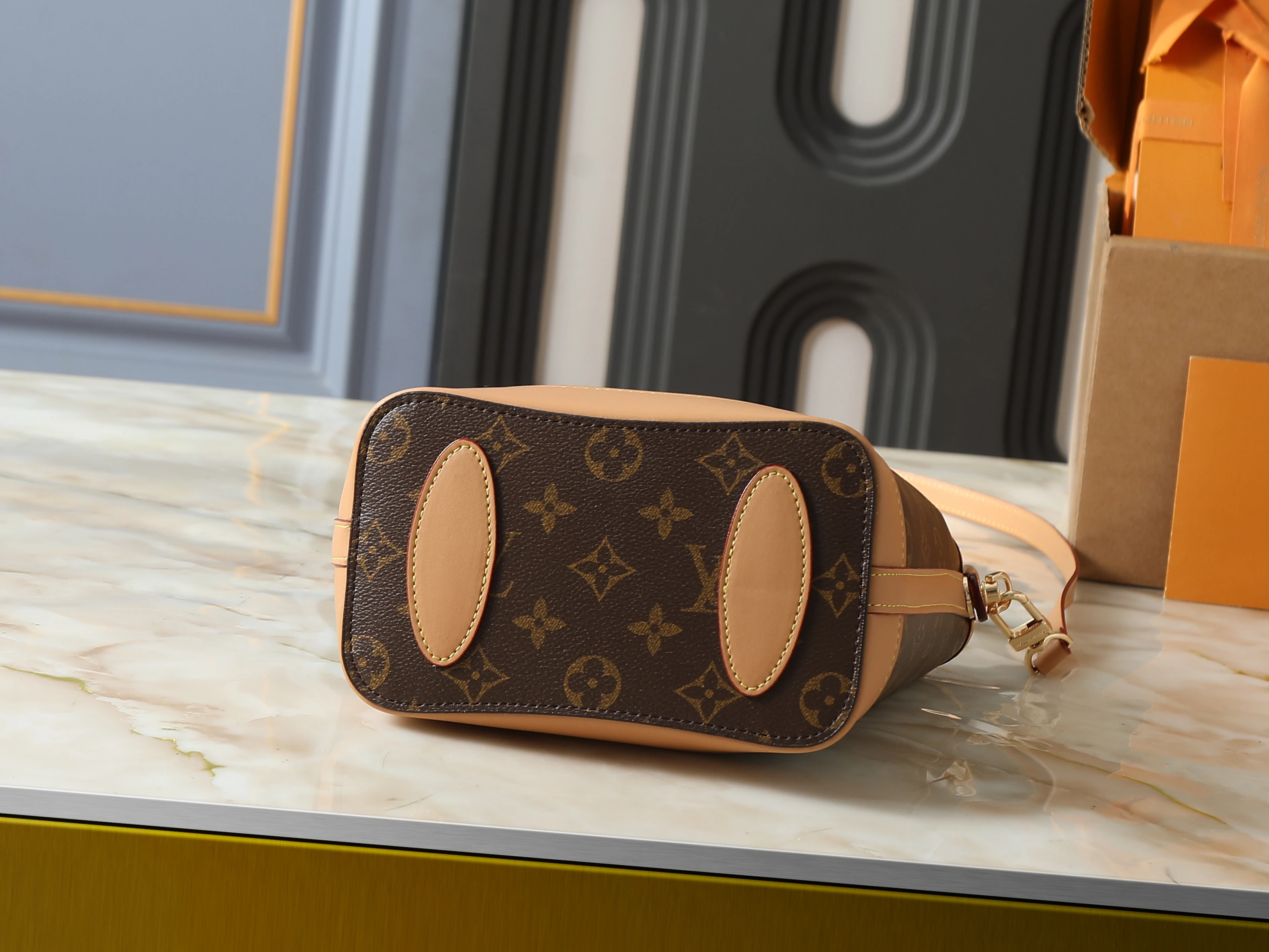 Nano Noé Shoulder Bag
