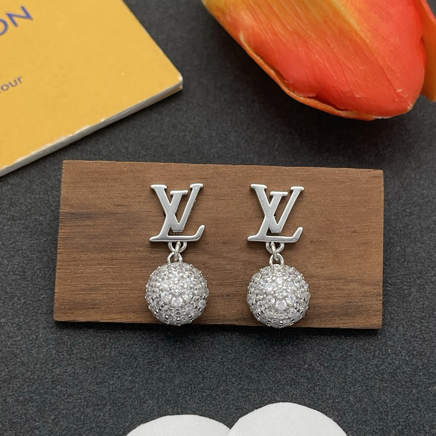 LV Earring
