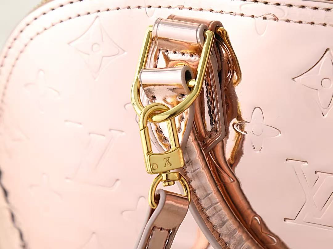 Louis Vuitton ALMA 32