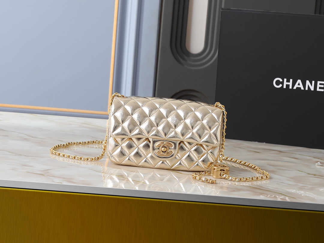 Chanel 25B Classic Flap