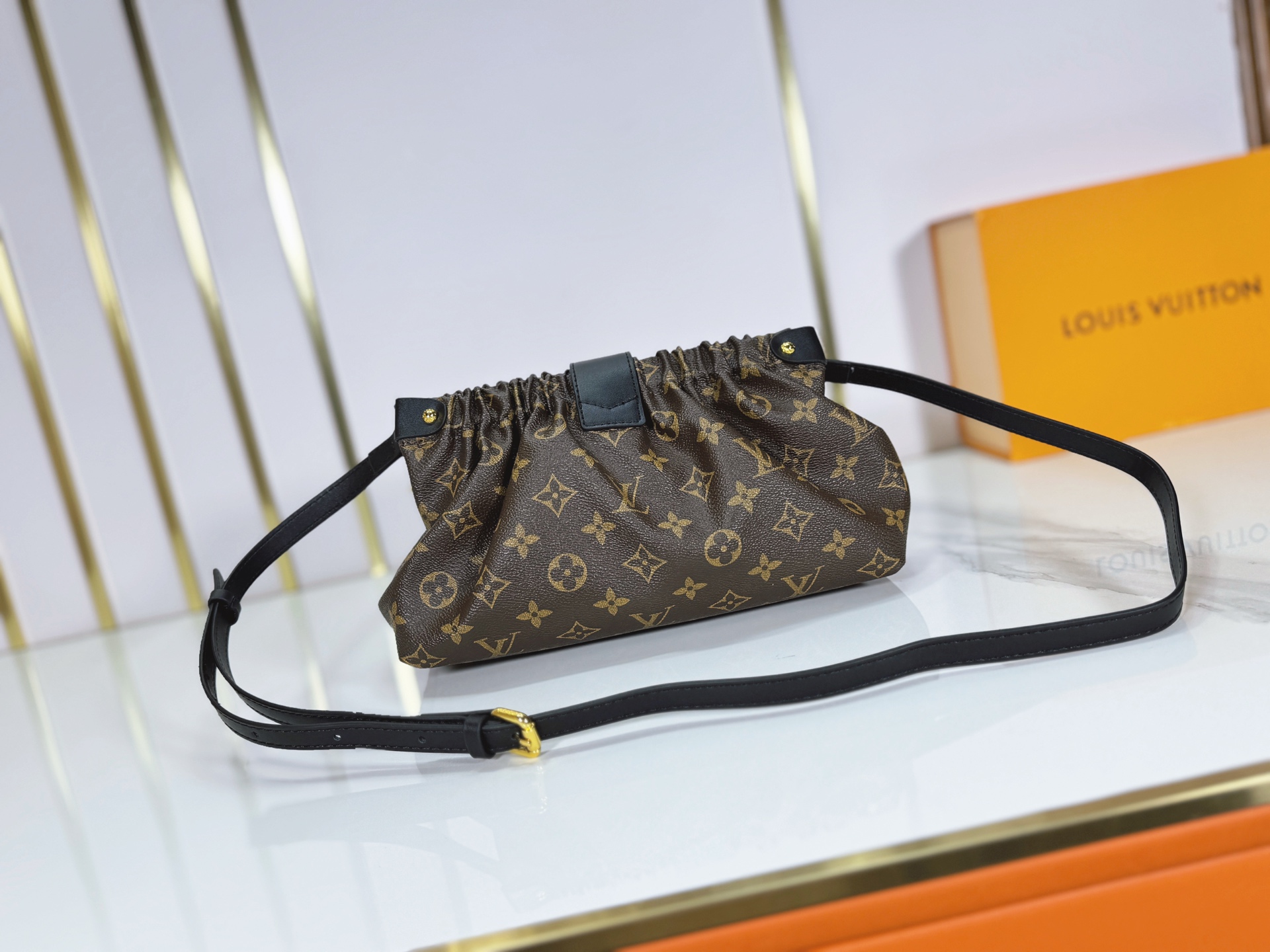 2026 Cruise POCHETTE SLING
