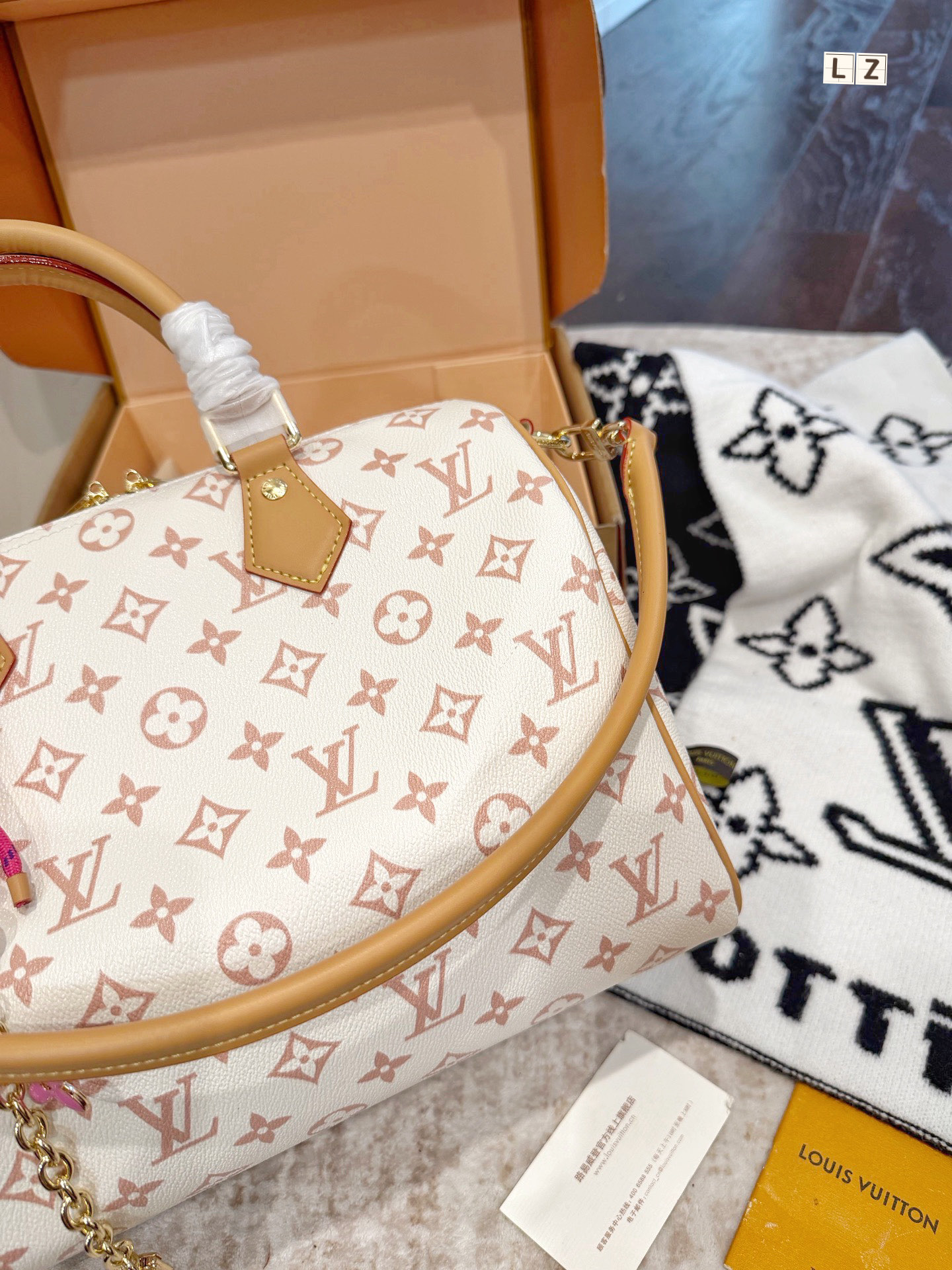 LV Keepall Bandouliere 30