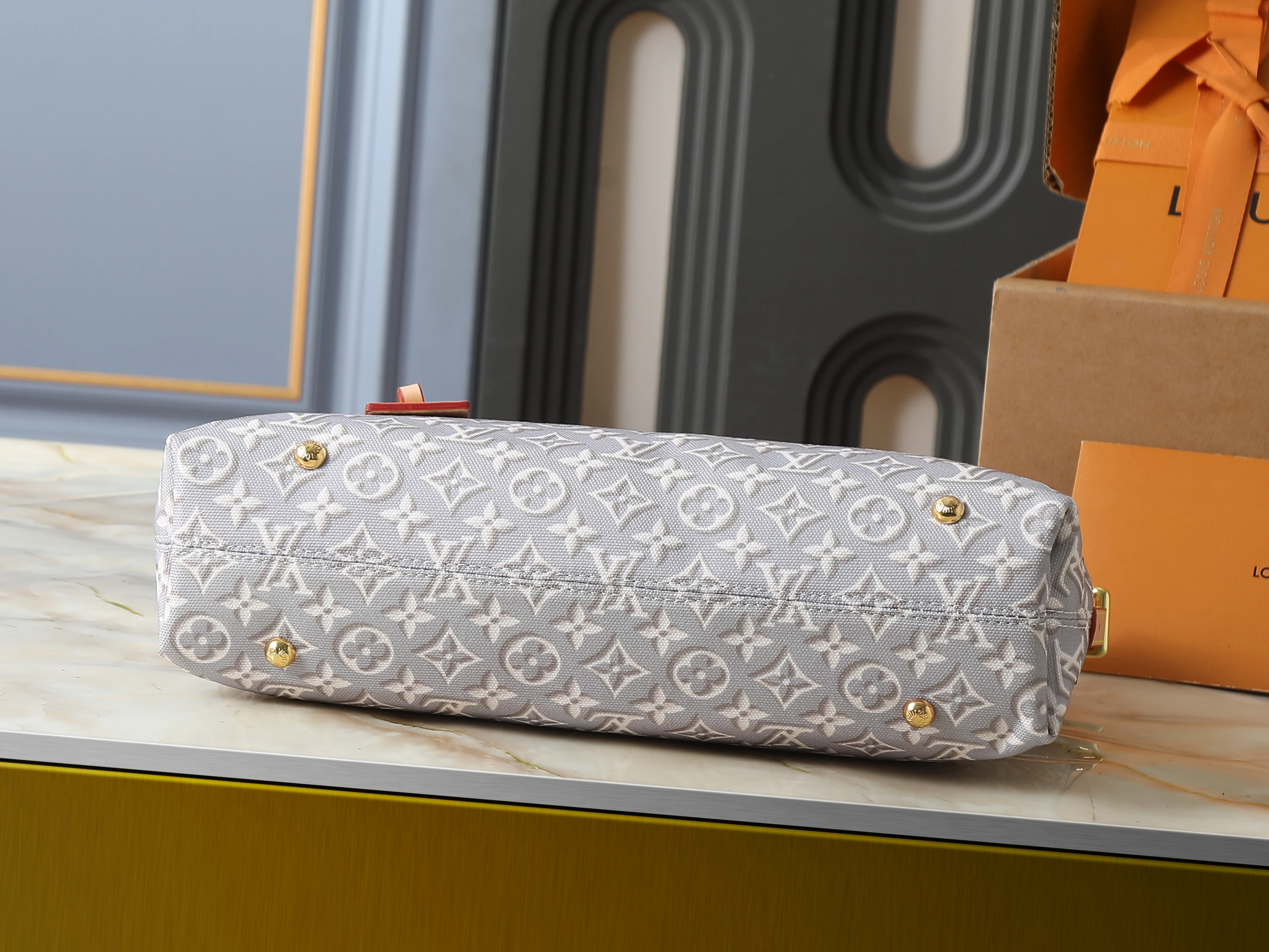 Louis Vuitton mini moom
