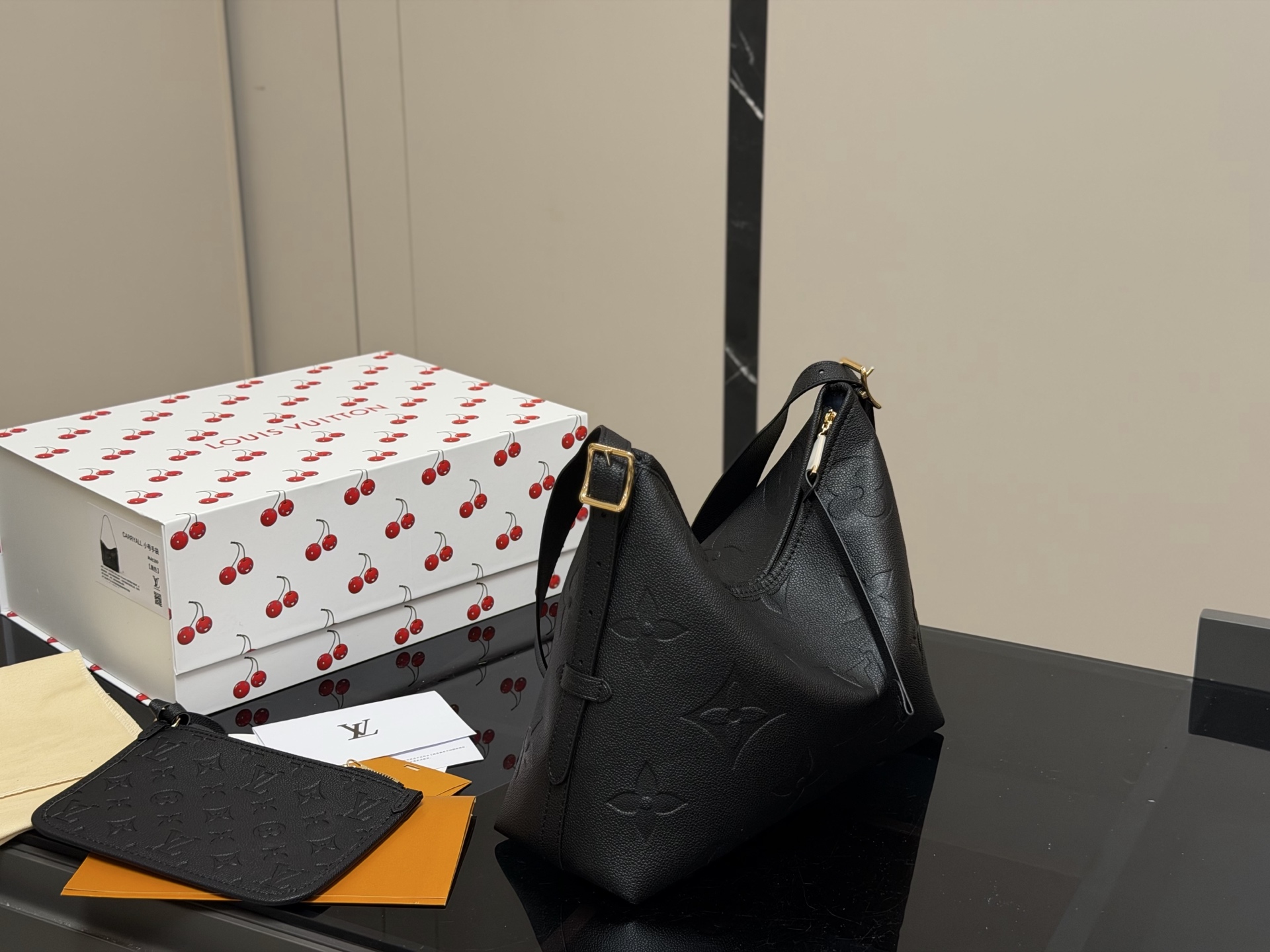 Lv CarryAll