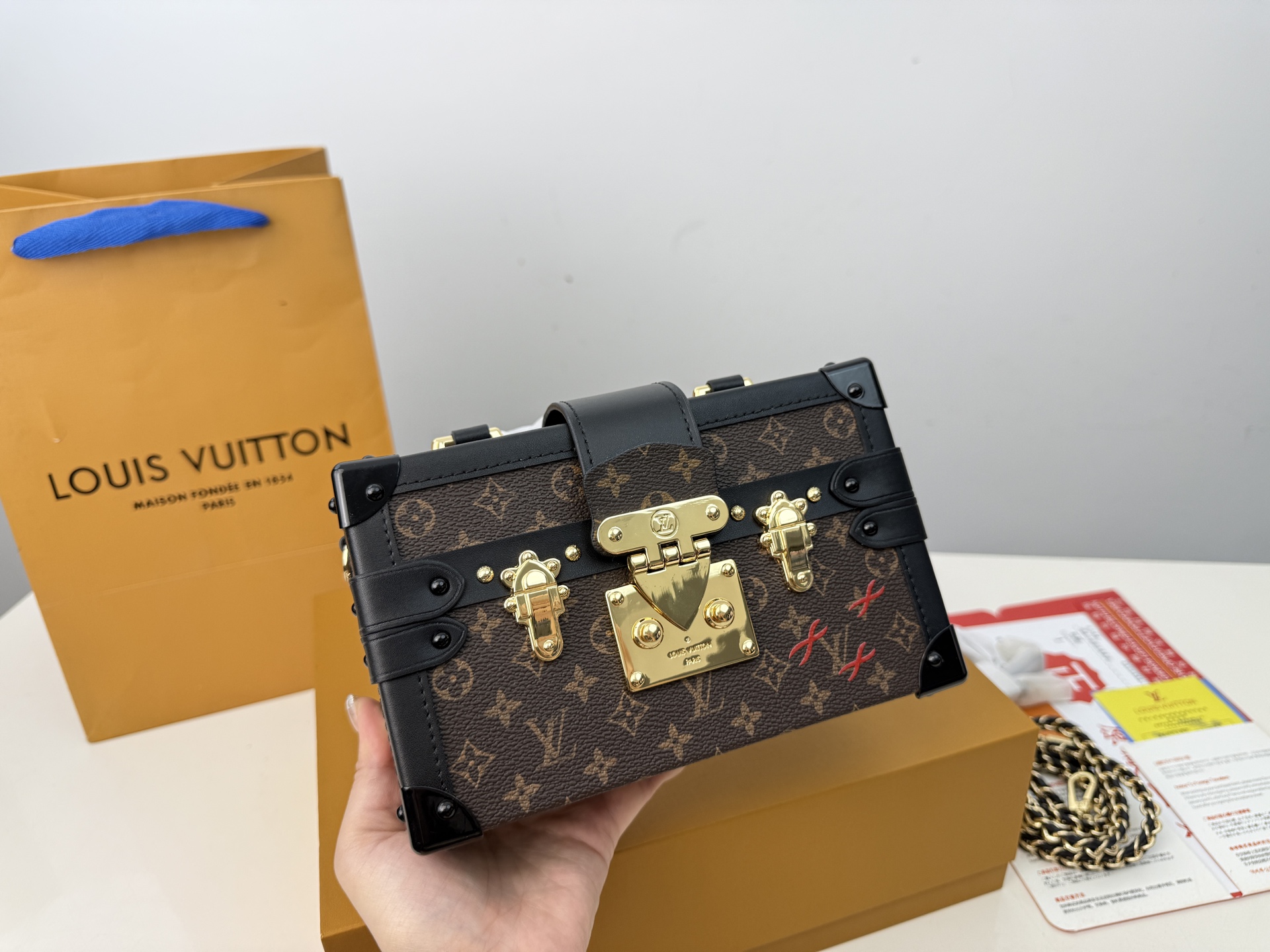 LV SOFT TRUNK