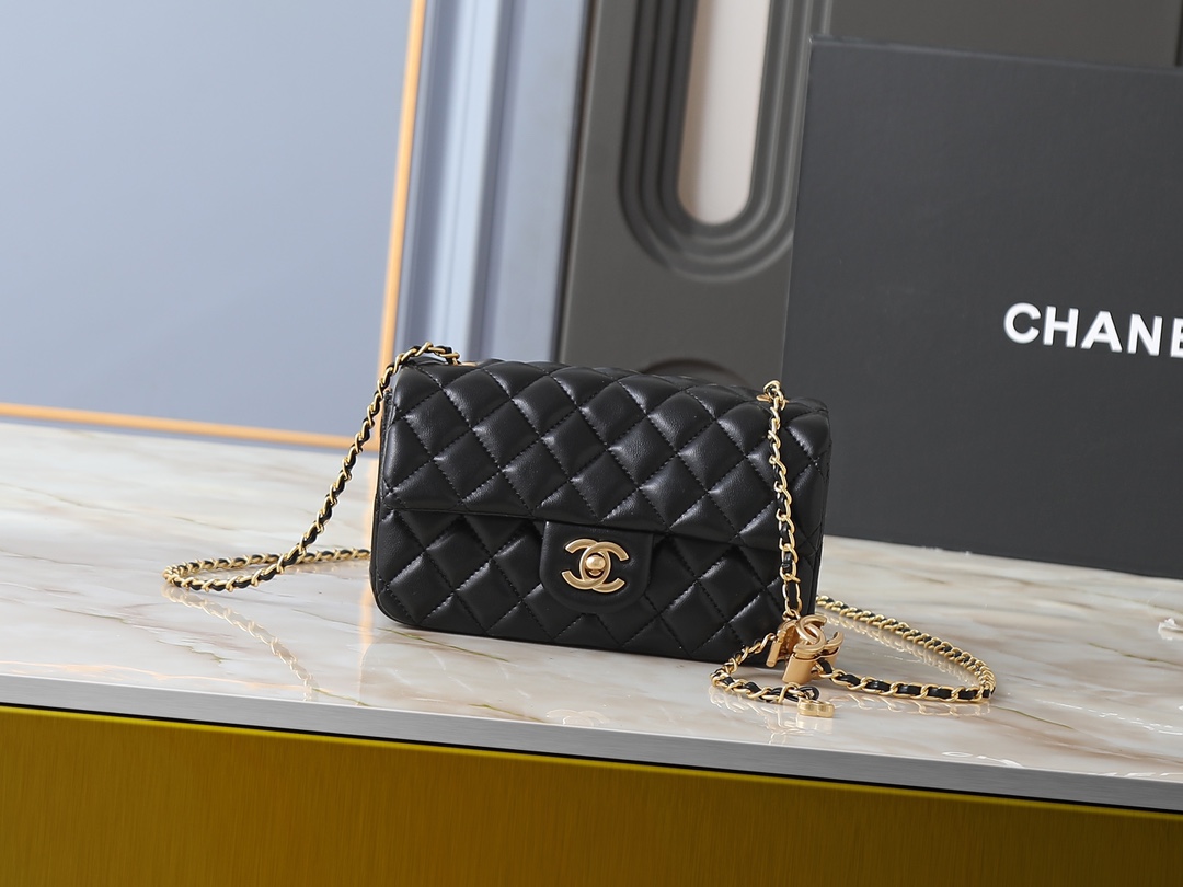Chanel 25B Classic Flap
