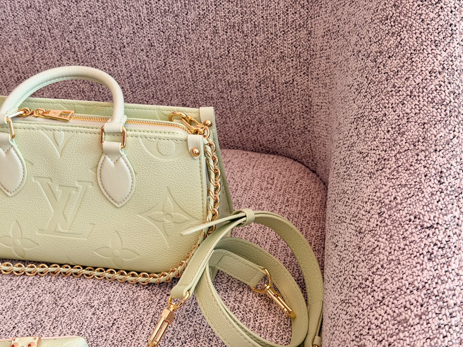 lv OnTheGo east west
