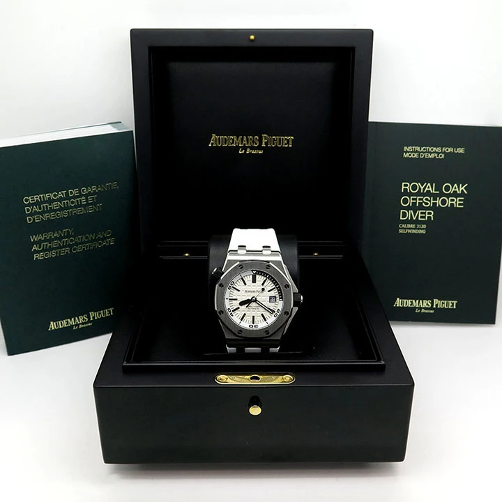 ROYAL OAK OFFSHORE DIVER Ref. 15710ST.OO.A010CA.01