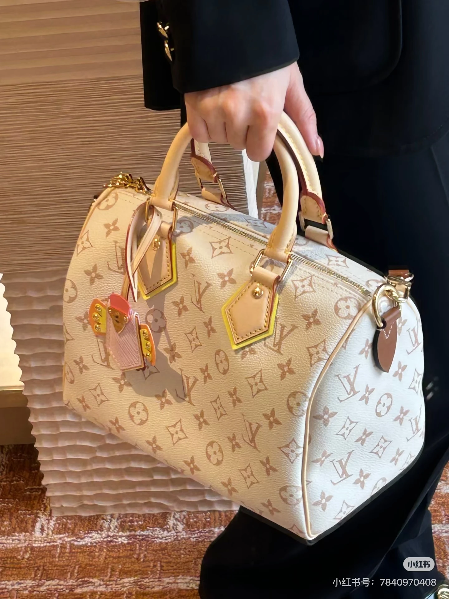 LV Keepall Bandouliere 30