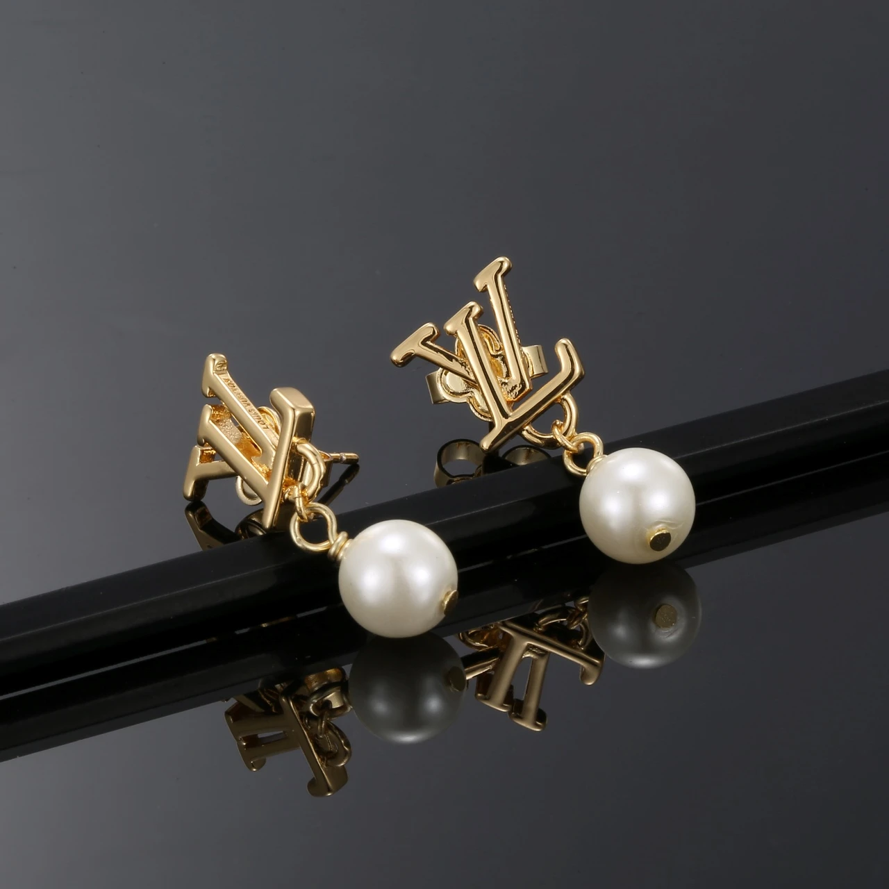 LV Earring