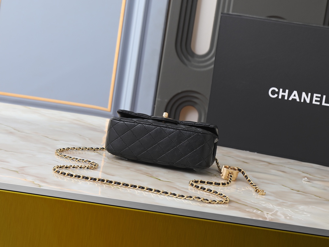 Chanel 25B Classic Flap