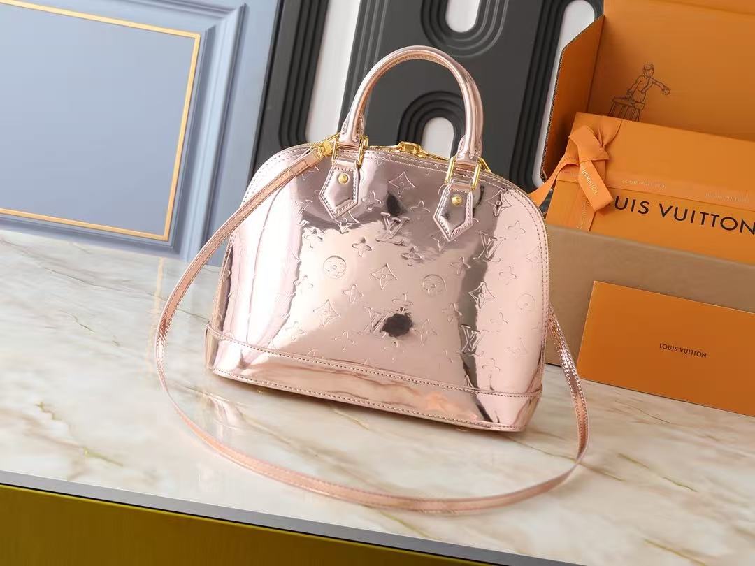 Louis Vuitton ALMA 32