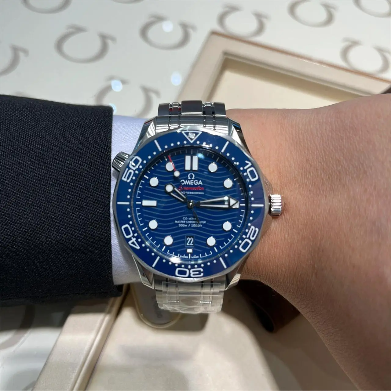 DIVER 300M CO‑AXIAL MASTER CHRONOMETER 42 MM-210.30.42.20.03.001