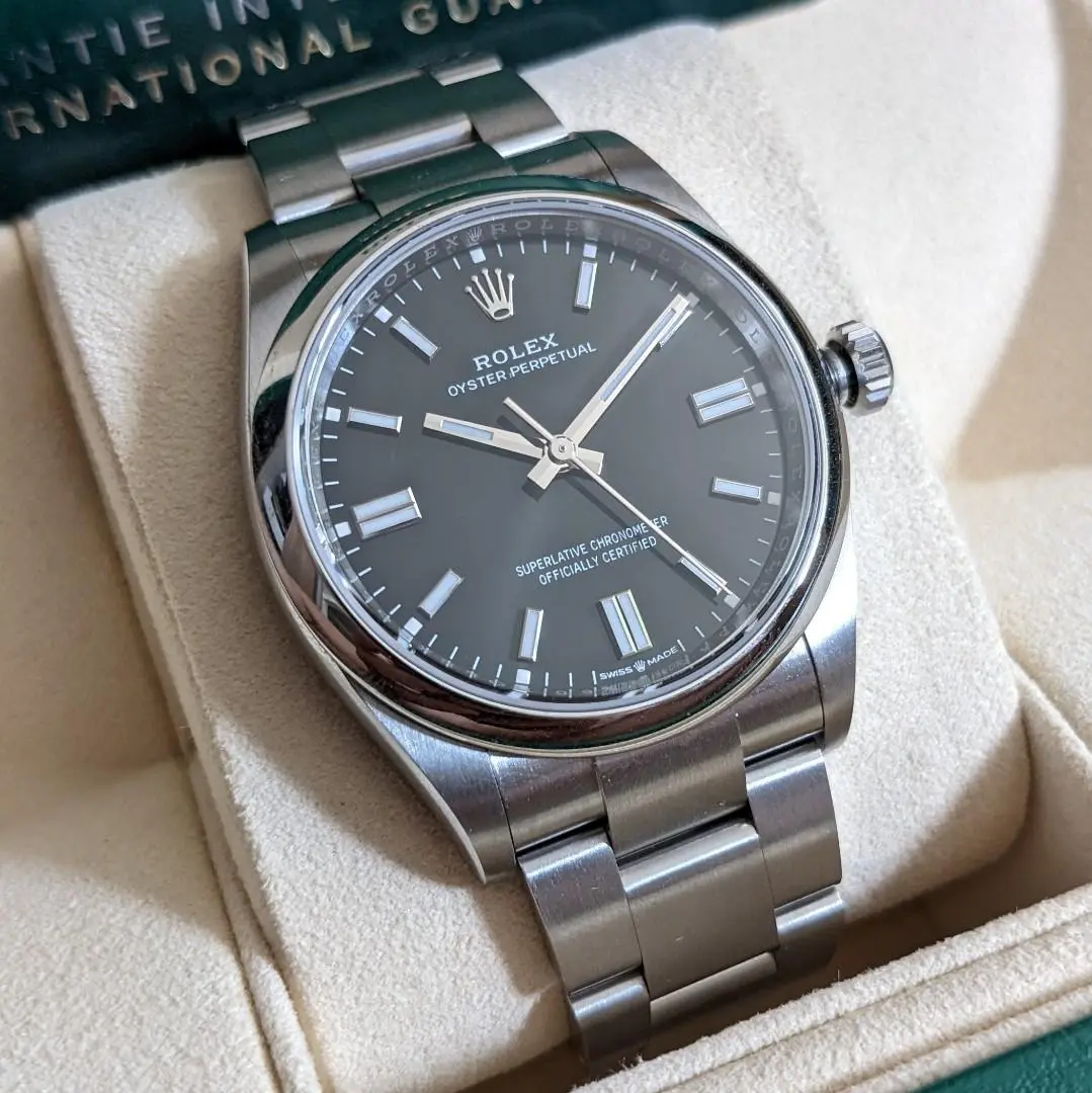 OYSTER PERPETUAL 124300 Series（Black dial）