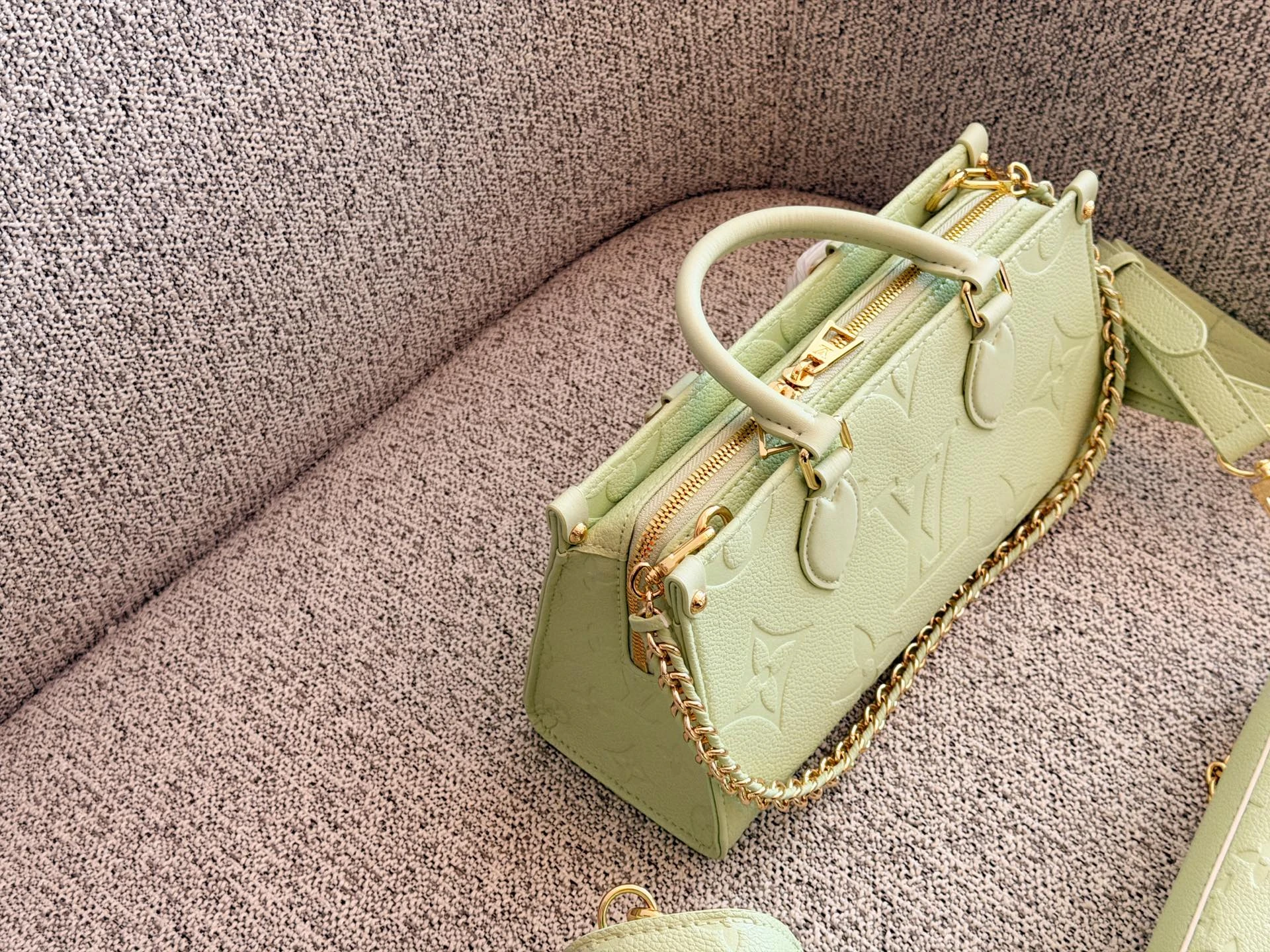 lv OnTheGo east west