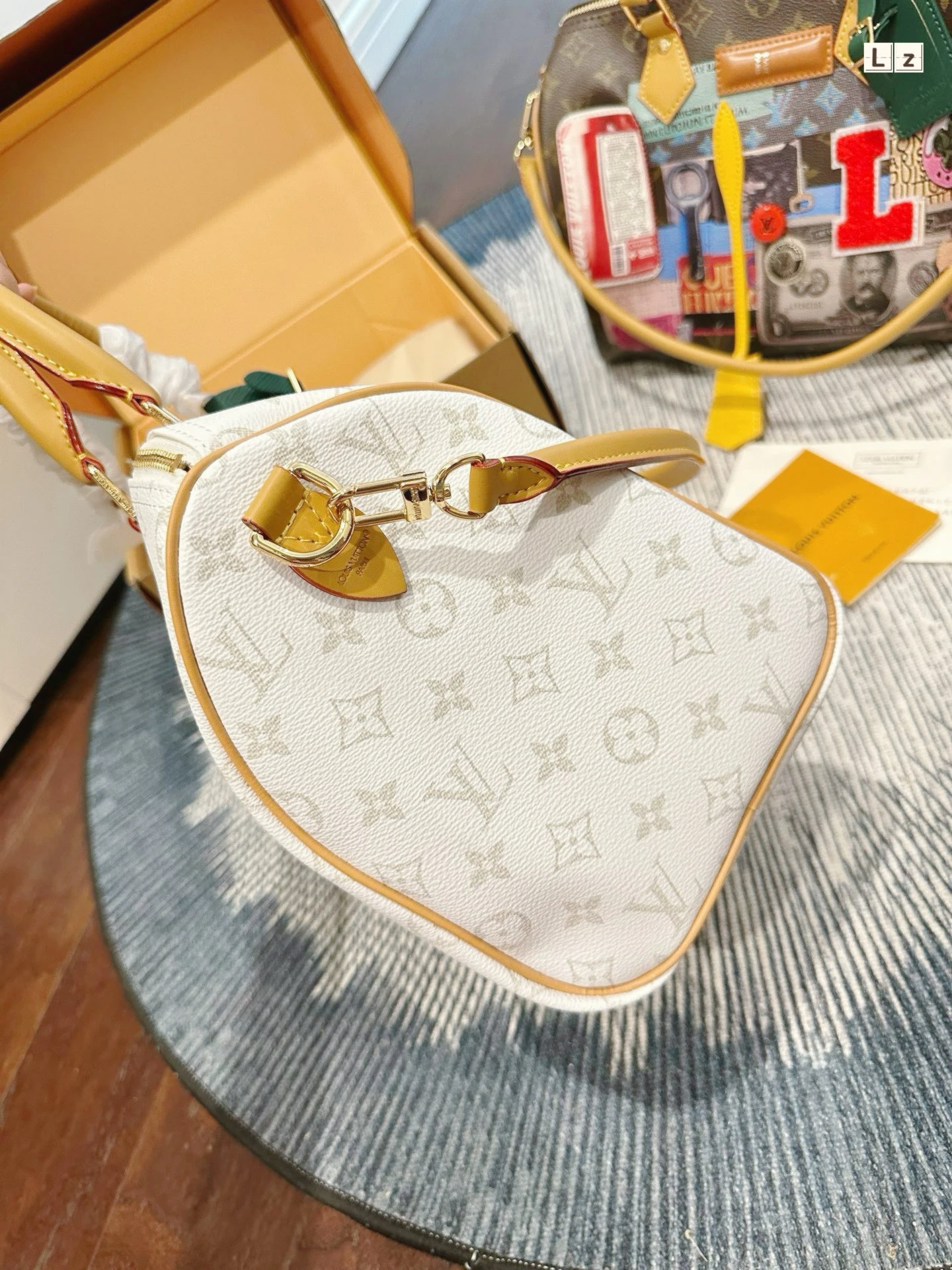 LV Keepall Bandouliere 30