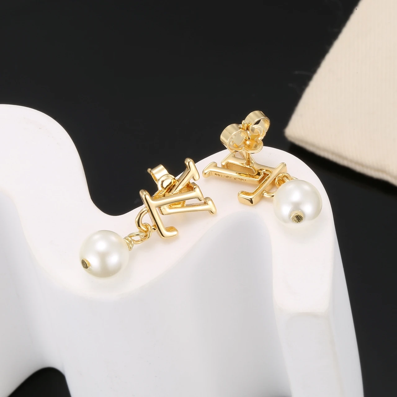 LV Earring