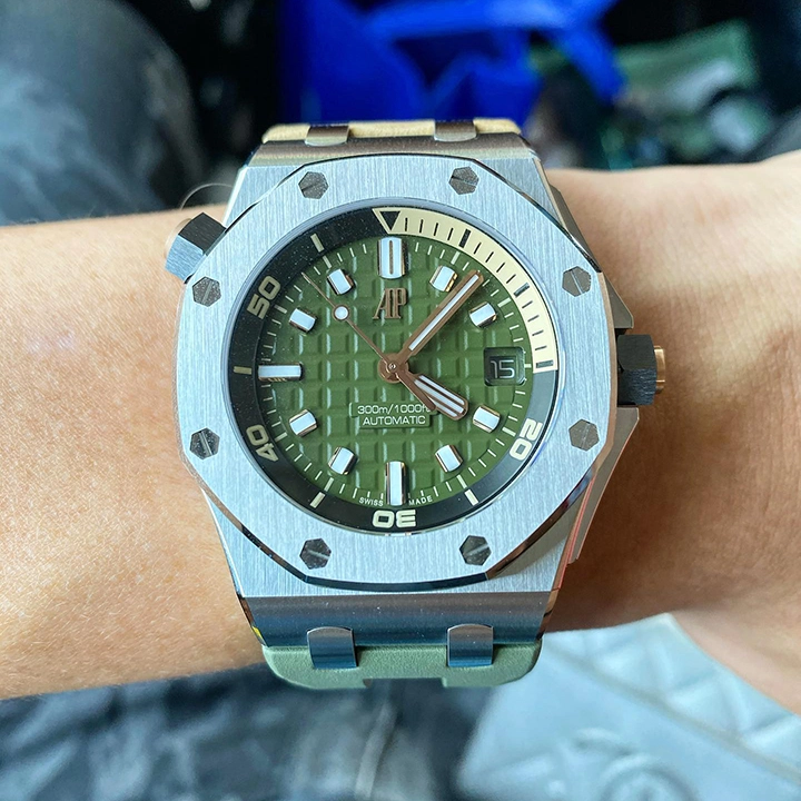 Royal Oak Offshore Diver's Watch Ref. 15720ST(AAAAA Version)