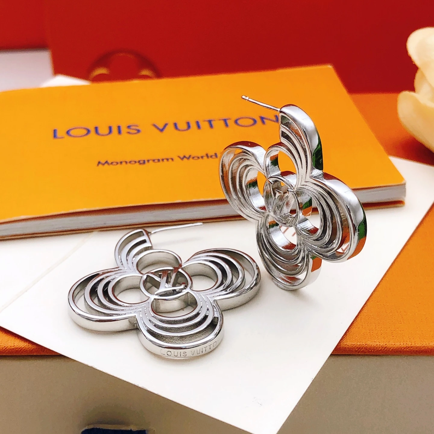 LV Earring