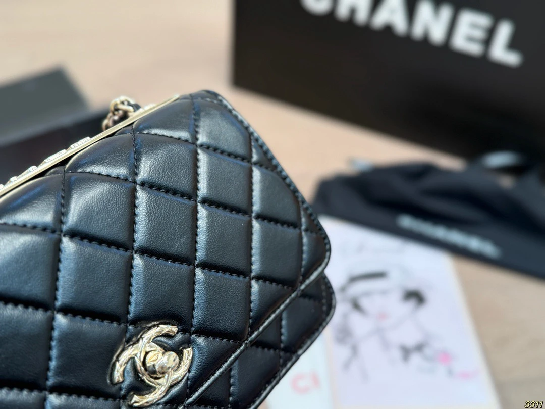 Chanel Trendy Woc