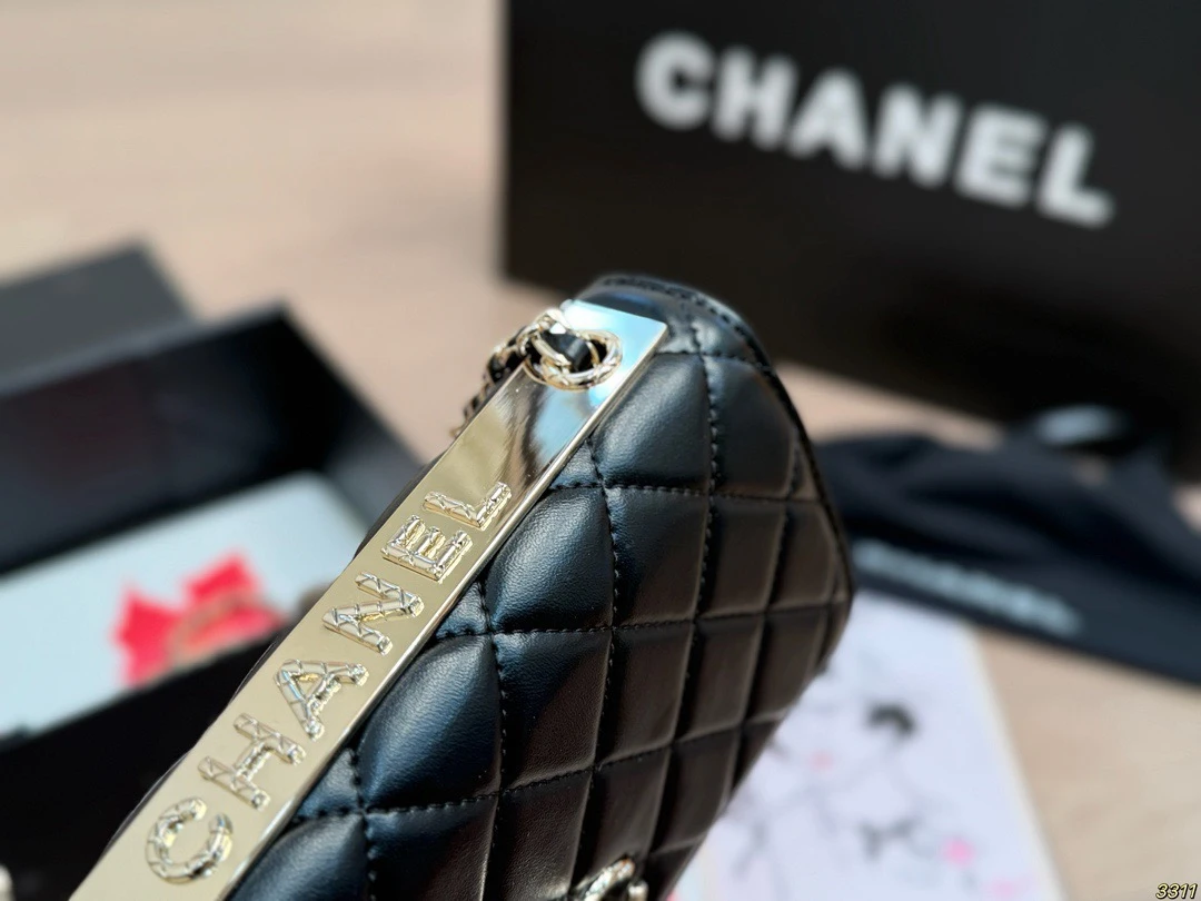 Chanel Trendy Woc