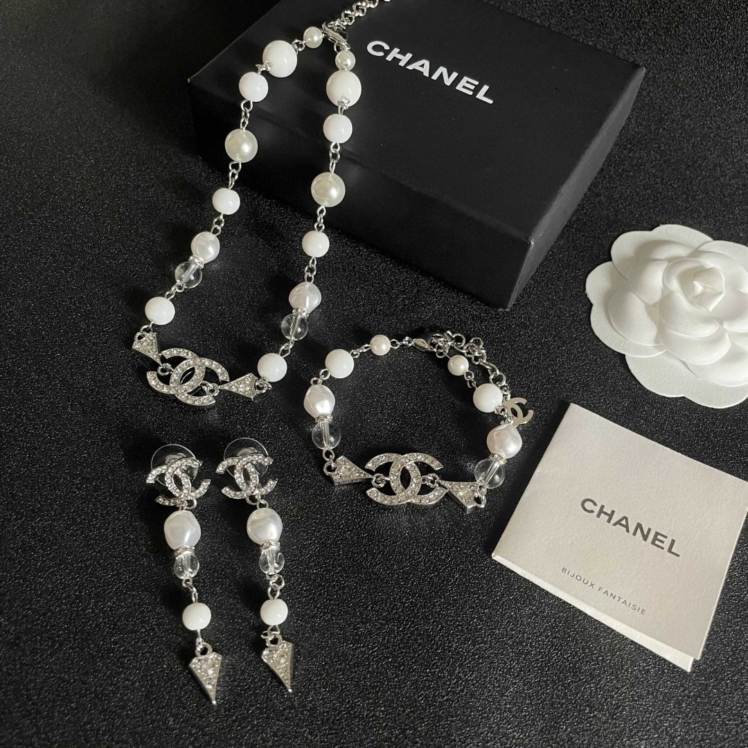 Chanel earring 21