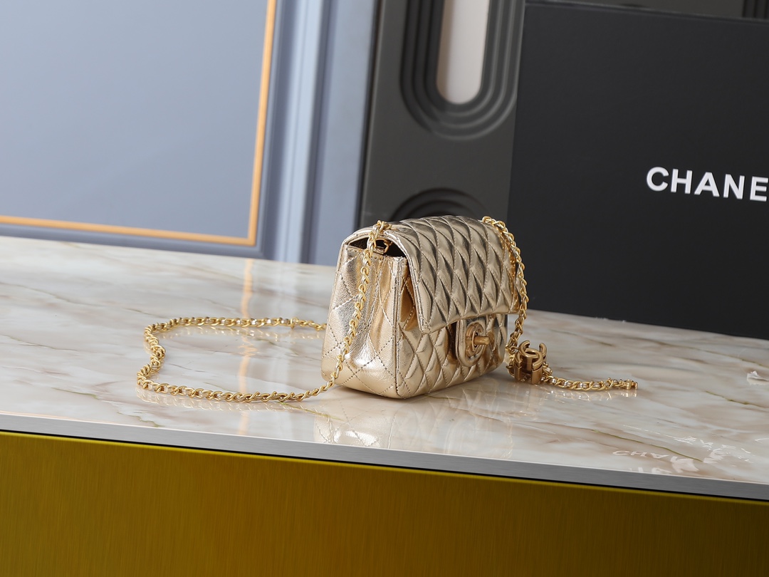 Chanel 25B Classic Flap
