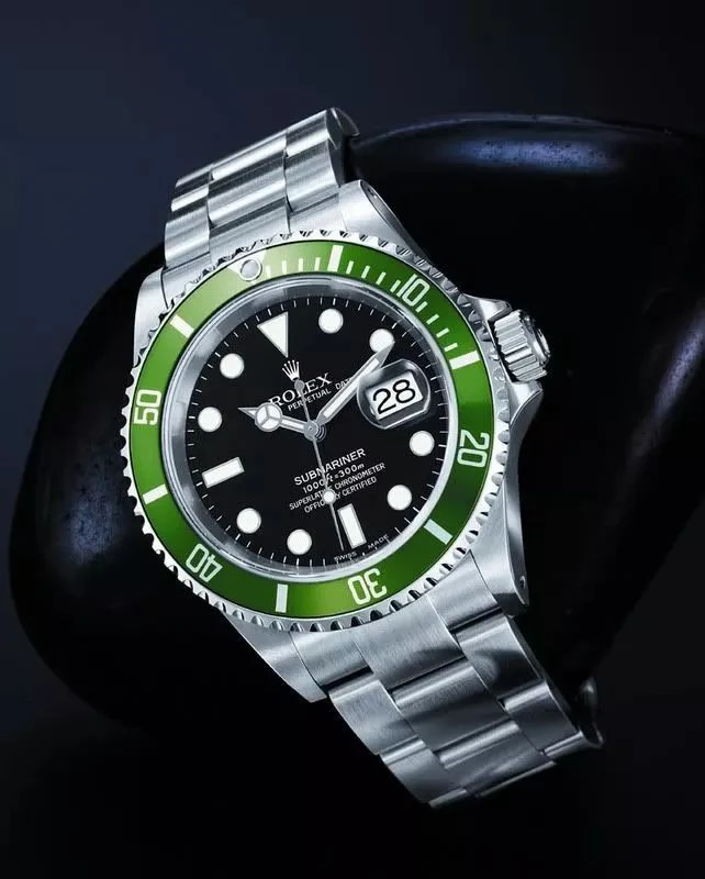Rolex Submariner 16610LV-93250 black dial watch