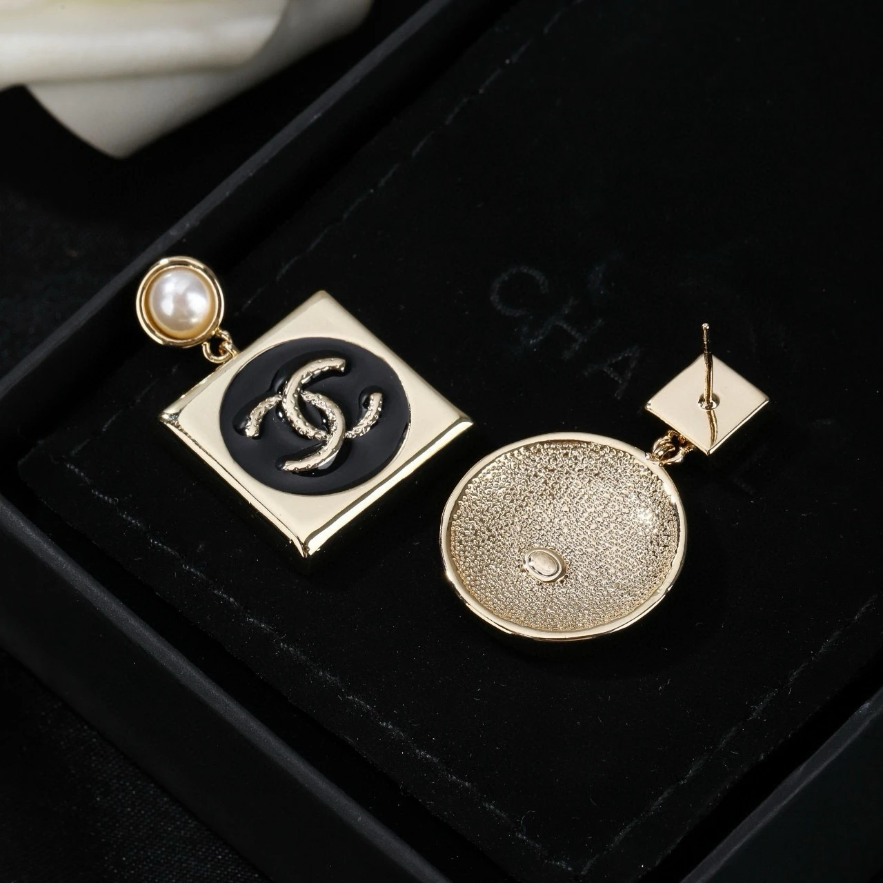 Chanel Earring