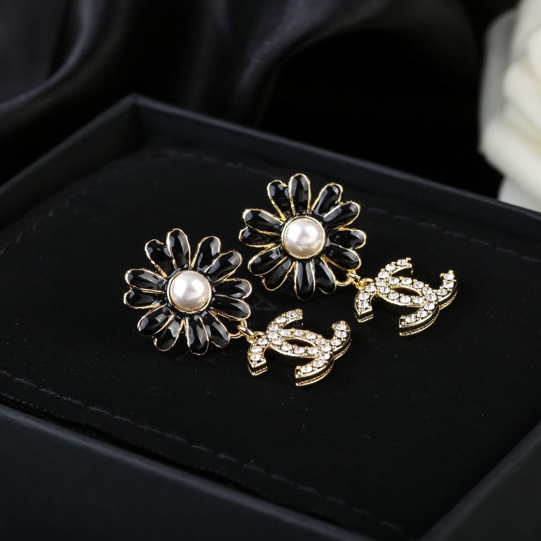 Chanel Earring