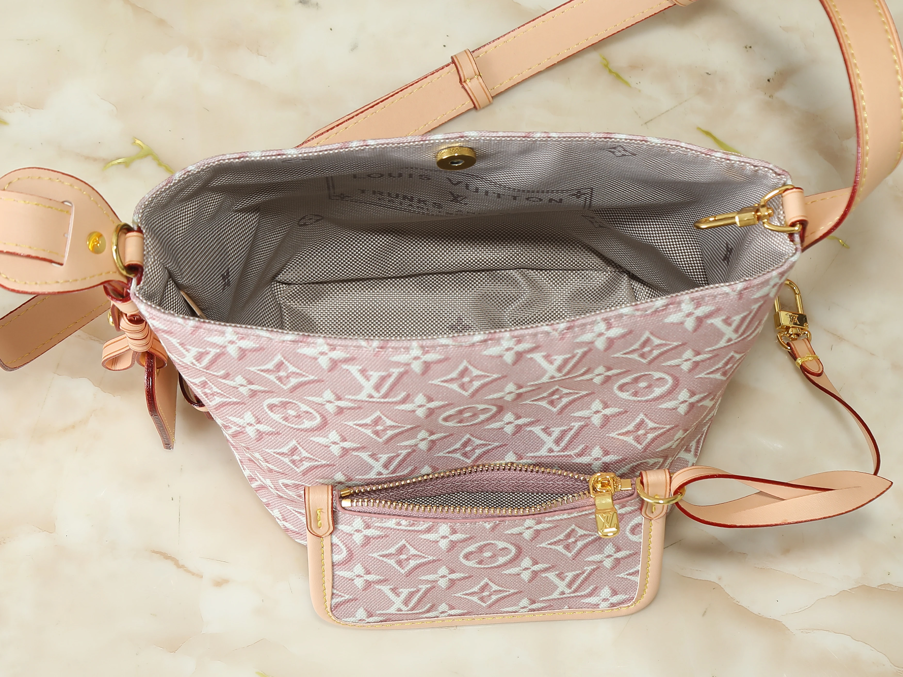 Louis Vuitton All In BB