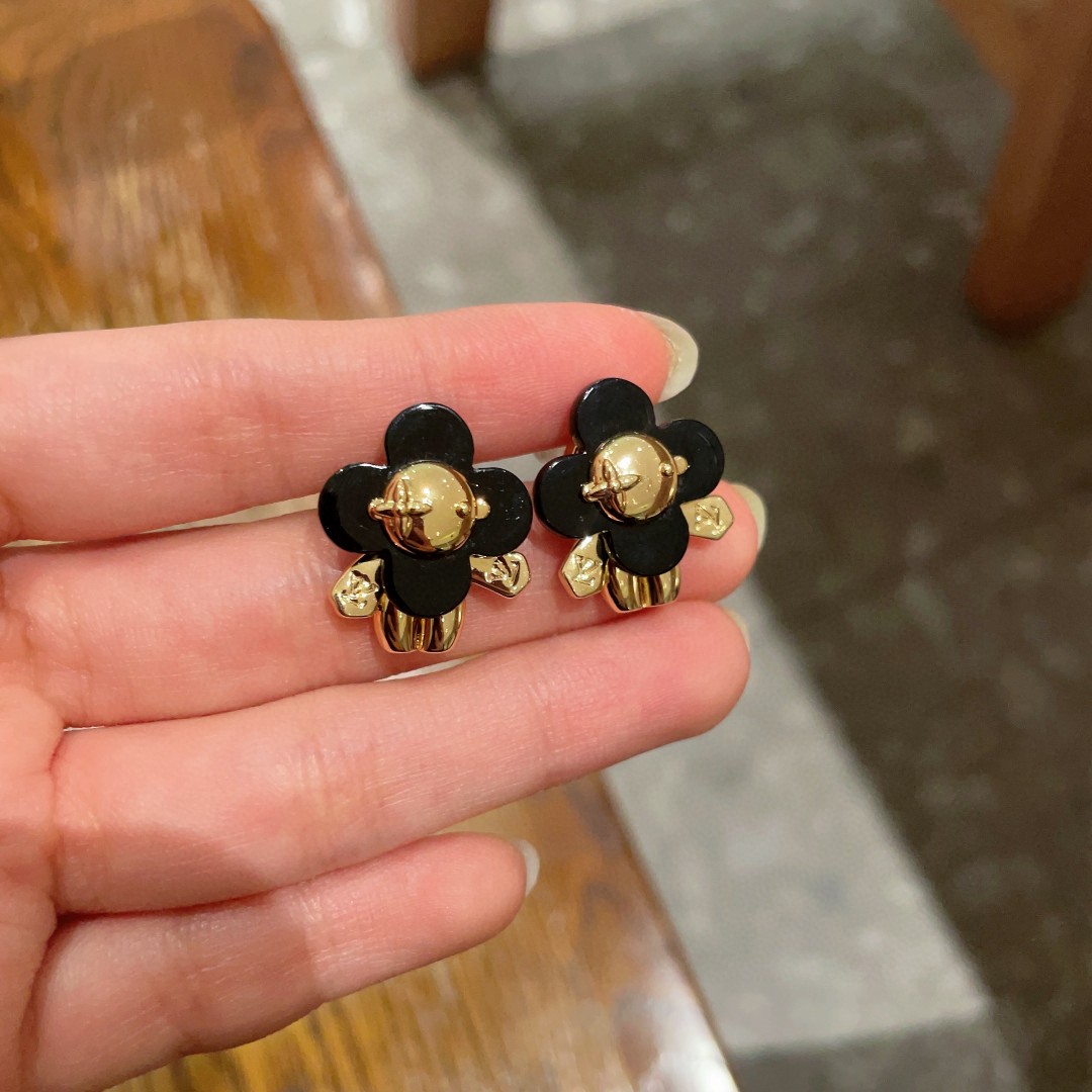 LV earring
