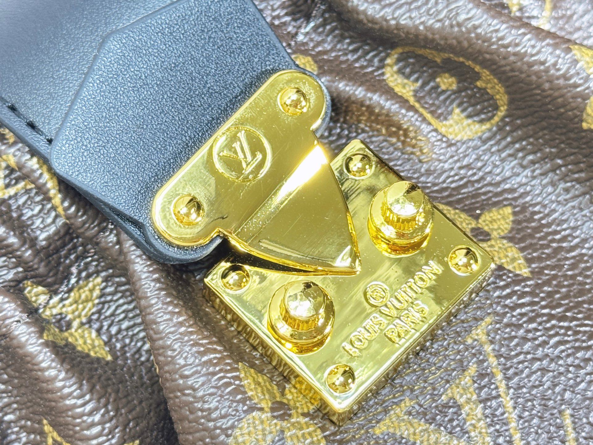 2026 Cruise POCHETTE SLING