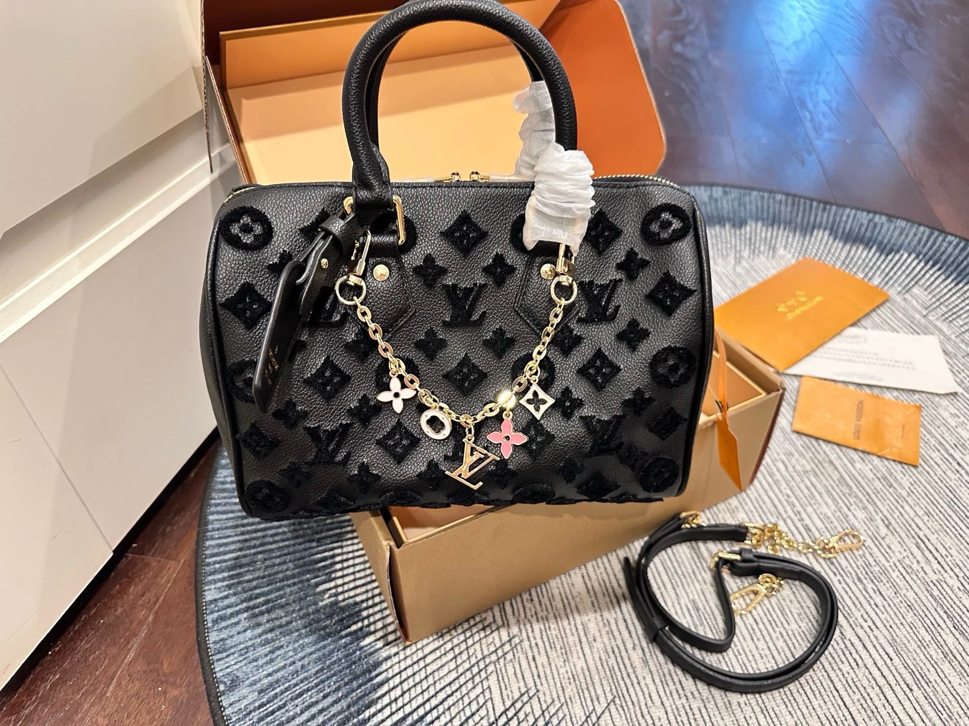 Louis Vuitton speedy