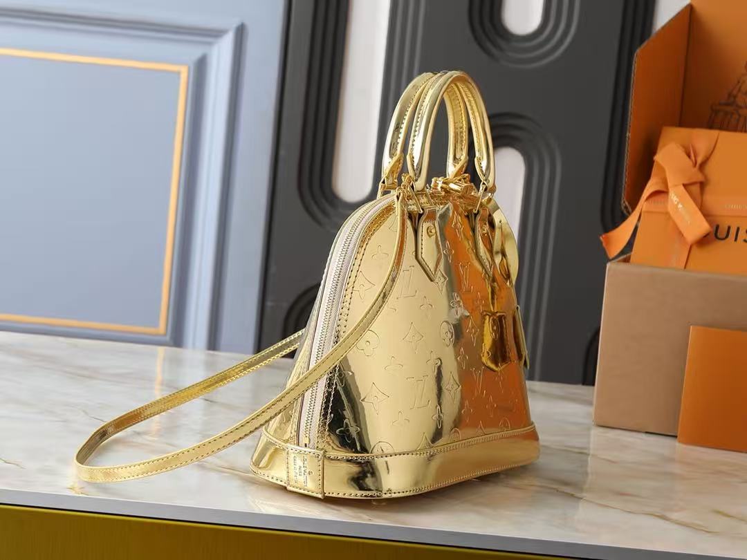 Louis Vuitton ALMA 32