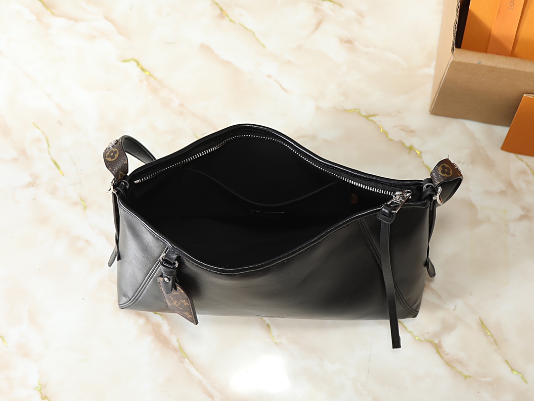 Carryall East West