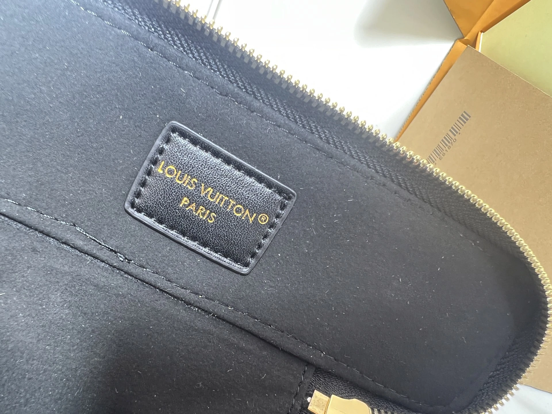 VANITY POUCH TRUNK
