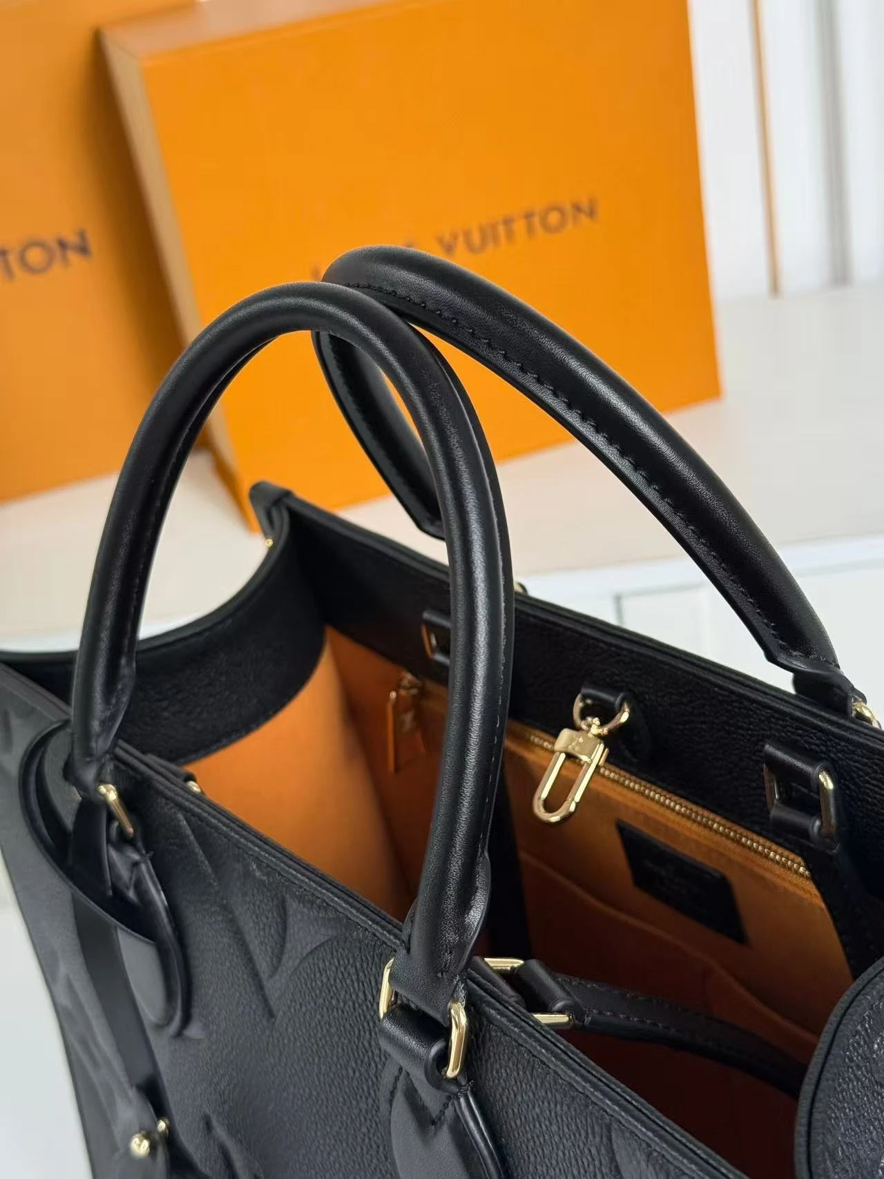 LV Onthego