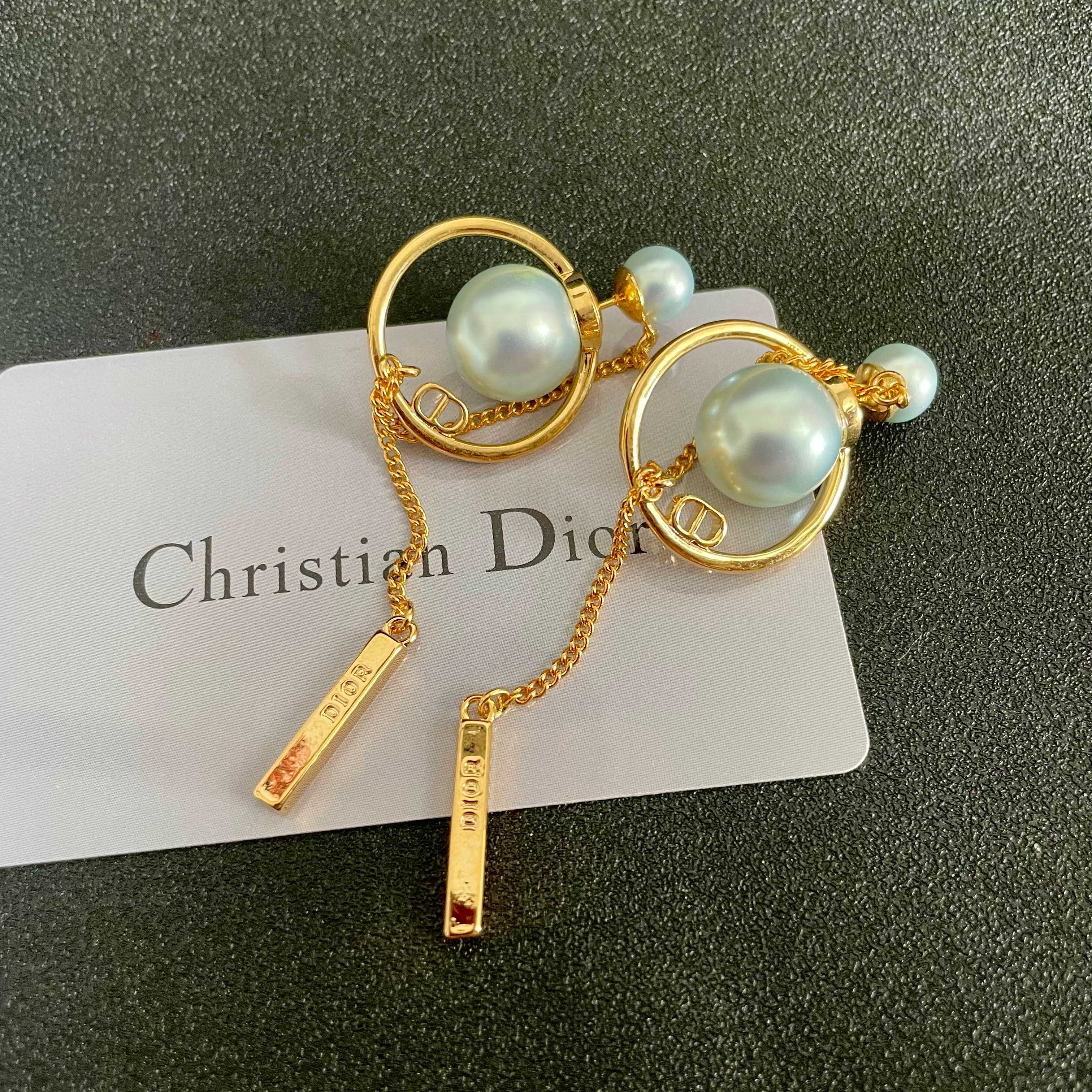 DIOR EARRING 70