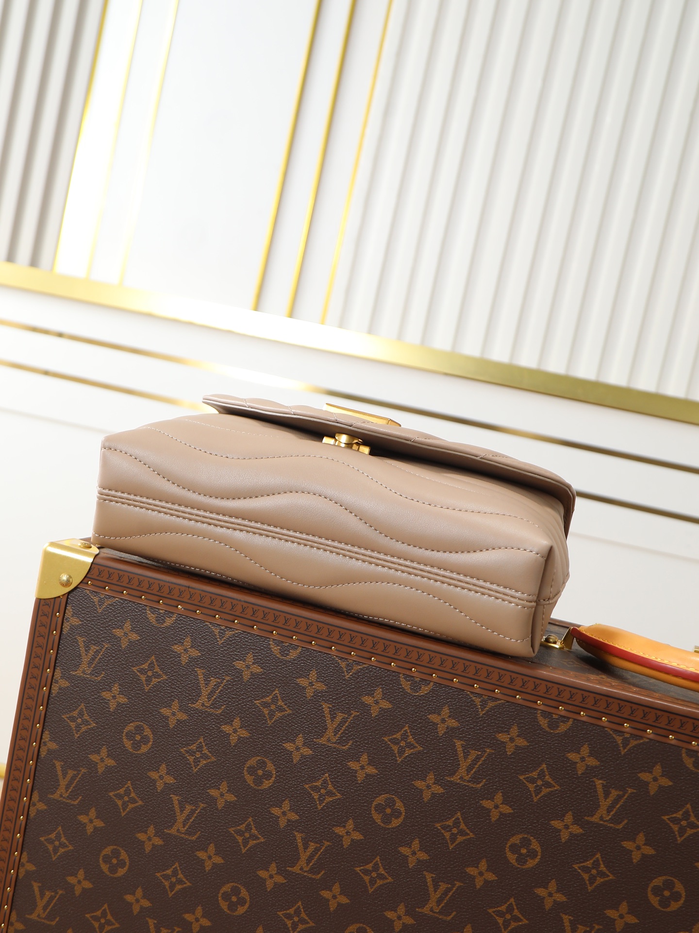LV NEW WAVE