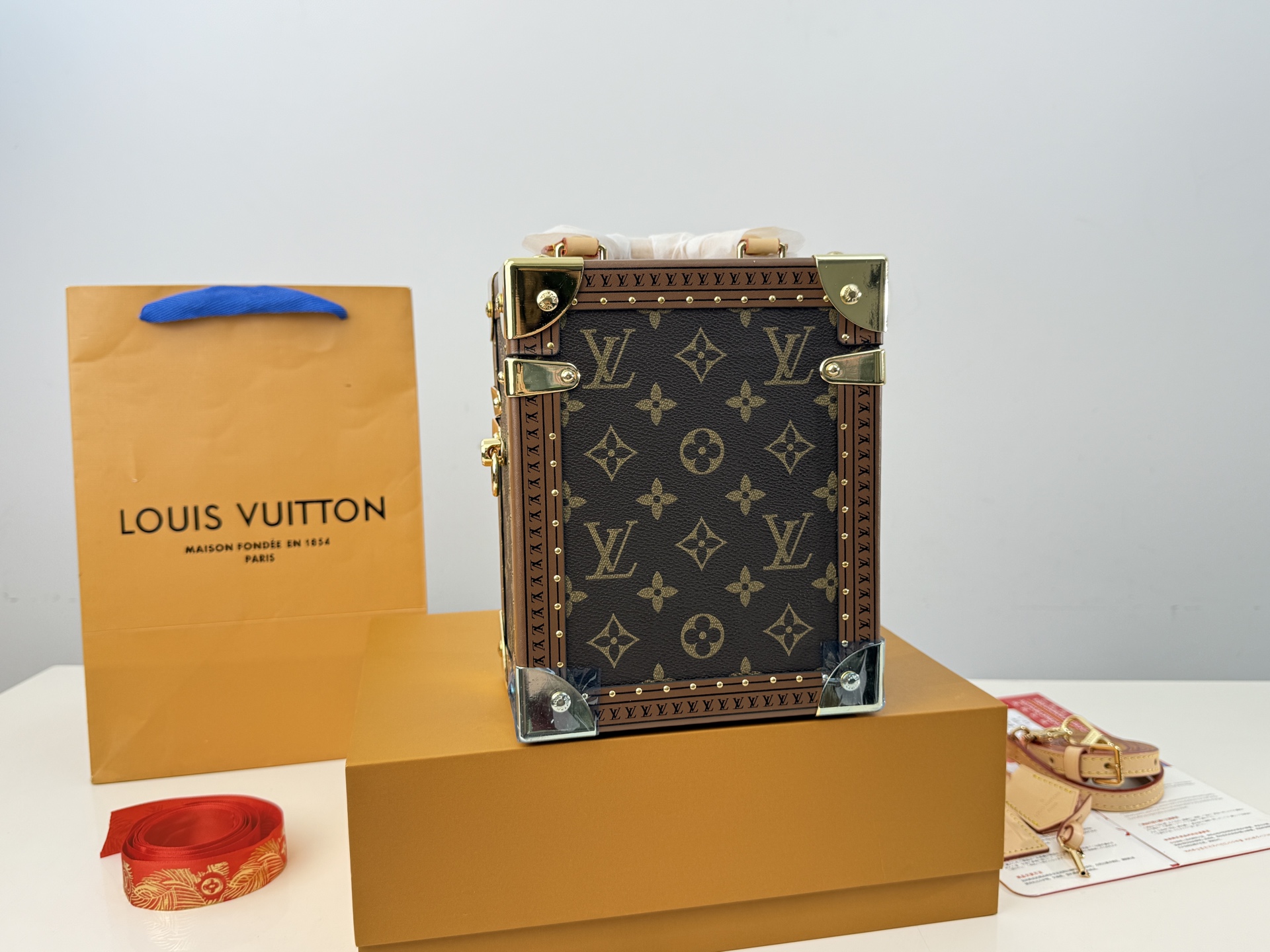 LV the Camera Box